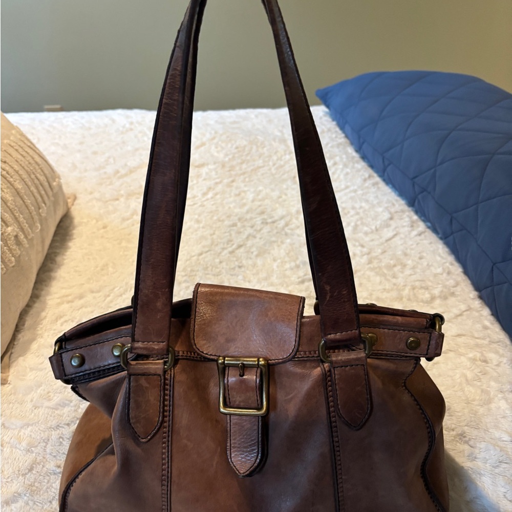 Fossil Brown Leather Shoulder Bag with Buckle Closure
